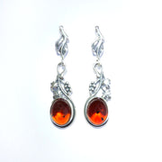 Amber earring with "grape" pattern (925)
